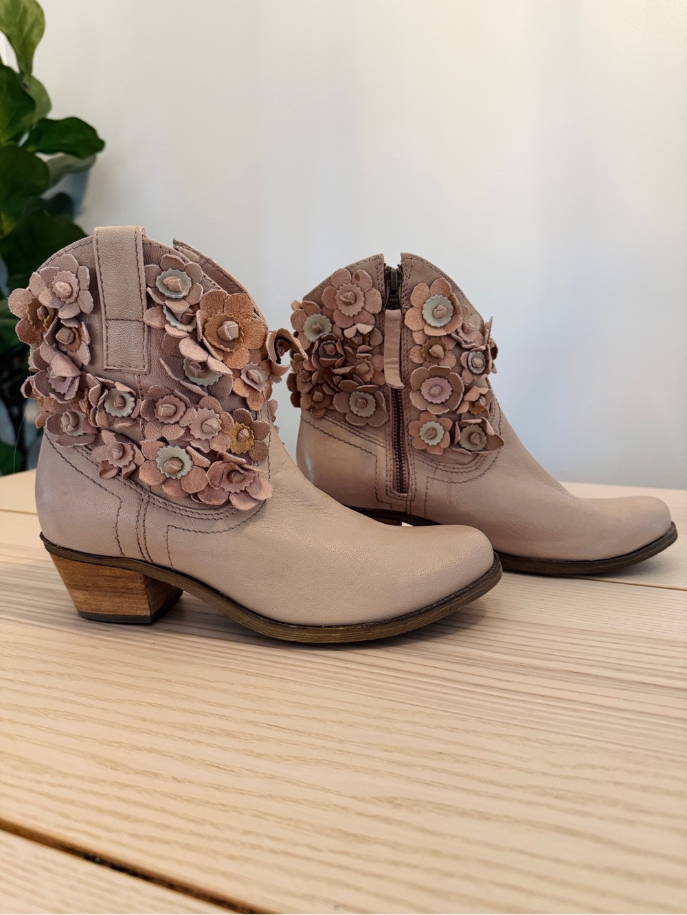 Anthropologie Sheridan Mia Floral Leather Booties EU 39 Botanical Ankle Boots - Picture 2 of 7